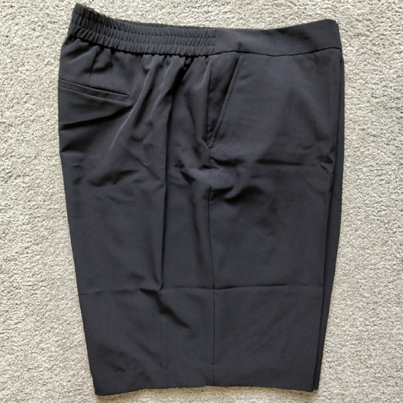 NWT 4X Liz Claiborne Black Stretch Crepe Pull-On Bermuda Shorts Plus Size NEW - Picture 2 of 9